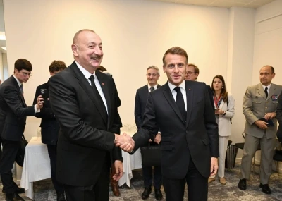 Macron ve Aliyev telefonda g&ouml;r&uuml;şt&uuml;