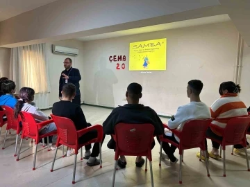 Maddenin etkisiyle 5. kattan atlayanda var, annesini bı&ccedil;aklamaya kalkan da
