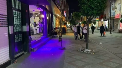 Mağazaya silahlı saldırı: 4 m&uuml;şteri ve 1 &ccedil;alışan yaralandı