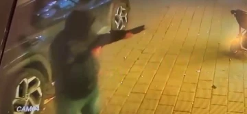 Mahalleliyi dolandırdığı &ouml;ne s&uuml;r&uuml;len kuyumcu: "D&uuml;kkanımı kurşunladılar"
