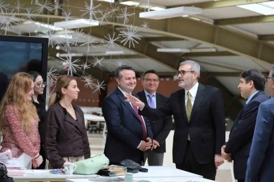 Mahir &Uuml;nal, TEKNOFEST şampiyonları ile bir araya geldi
