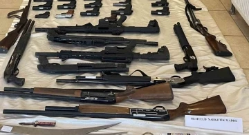 &ldquo;Mahzen-3&rdquo; operasyonunda ş&uuml;phelilerin evinden cephanelik &ccedil;ıktı
