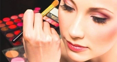 Bursalı hanımlar makyaj yaparken g&ouml;z sağlığınızdan olmayın