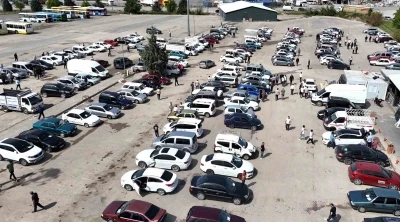 Malatya A&ccedil;ık Oto Pazarı&rsquo;nda satıcı da alıcı da beklemede

