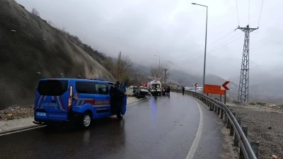 Malatya&rsquo;da kontrolden &ccedil;ıkan ara&ccedil; devrildi: 5 yaralı