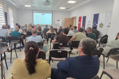Malatya'da Kuru Kayısı Sekt&ouml;r&uuml;n&uuml;n Geleceği İ&ccedil;in Semineri D&uuml;zenlendi