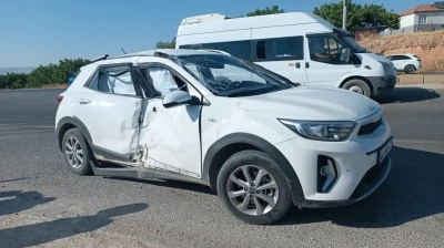 Malatya&rsquo;da otomobil ile motosiklet &ccedil;arpıştı: 1 ağır yaralı