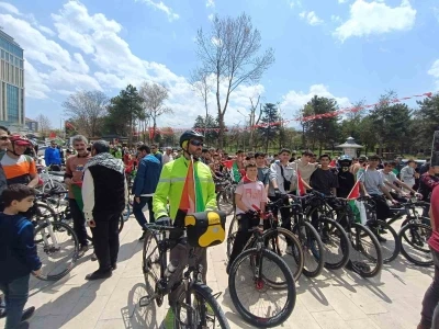 Malatya&rsquo;da "Gazze i&ccedil;in s&uuml;r ve diren" etkinliği d&uuml;zenlendi
