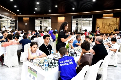 Malatya'da Uluslararası Altın Kayısı Satran&ccedil; Turnuvası Devam Ediyor