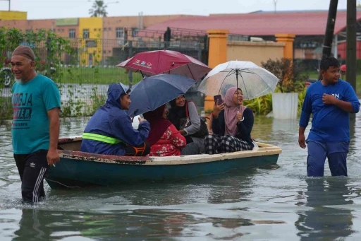 Malezya&rsquo;daki sel felaketinde can kaybı 6&rsquo;ya y&uuml;kseldi
