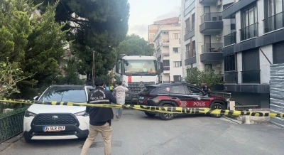 Maltepe&rsquo;de beton mikserinin &ccedil;arptığı kadın hayatını kaybetti