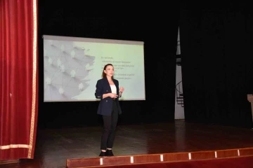 Mamak Belediyesi gen&ccedil; &ccedil;iftlere evlilik &ouml;ncesi eğitim veriyor
