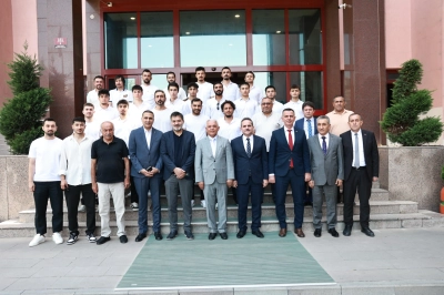 Mamak Belediyesi Spor Kul&uuml;b&uuml;&rsquo;nden &Uuml;&ccedil; Kupa Birden