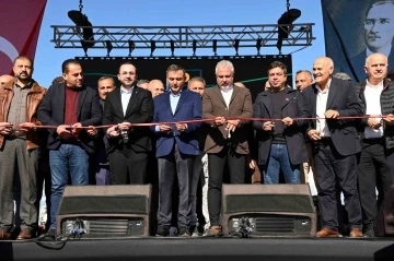 Manavgat Belediyesi Fen İşleri Şantiyesi&rsquo;ni Lara konseriyle a&ccedil;tı
