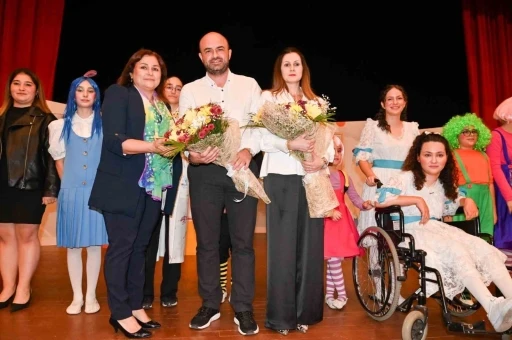 Manavgat Belediyesi Kent Tiyatrosu&rsquo;ndan &ldquo;Bilime Engelsiz Seyahat&rdquo; pr&ouml;miyeri
