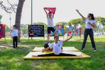 Manavgat Belediyesi&rsquo;nden &ccedil;ocuklara bilim ve oyun dolu şenlik
