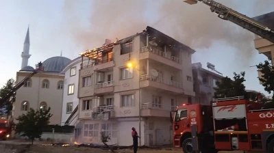 Mangal ateşi evi yaktı