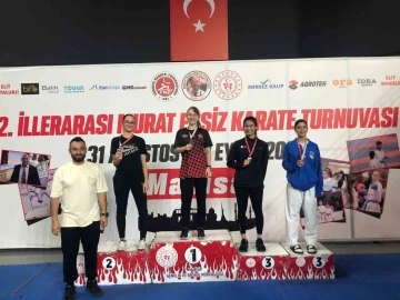 Manisa BBSK Karate Takımı, Murat Eşsiz Karate Turnuvası&rsquo;nı 11 madalya ile tamamladı
