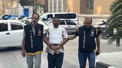 Manisa&rsquo;da baba ve oğlunu &ouml;ld&uuml;ren zanlı İzmir&rsquo;de yakalandı