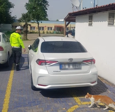 Manisa&rsquo;da engelli park yerlerine park edenlere 165 bin TL ceza
