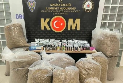 Manisa'da ka&ccedil;ak t&uuml;t&uuml;n operasyonu; 5 g&ouml;zaltı