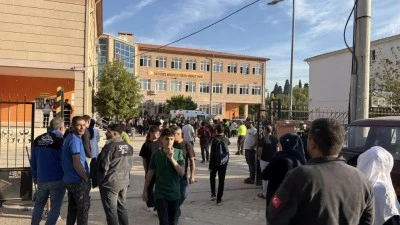 Manisa'da okul &ouml;n&uuml;nde silahlı saldırıda yeni gelişme!