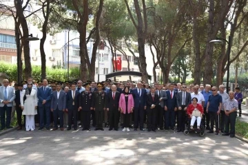 Manisa&rsquo;da şehitler dualarla anıldı
