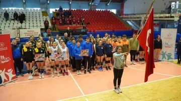 Manisa&rsquo;da yapılan okul sporları voleybol yarı final ma&ccedil;ları sona erdi