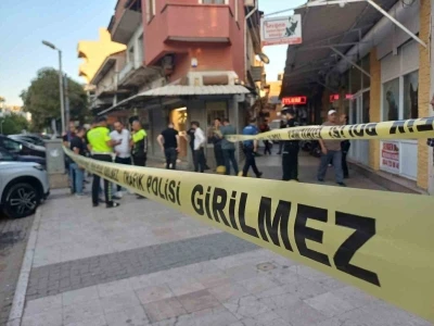 Manisa&rsquo;daki kuyumcuya silahla soygun girişimi