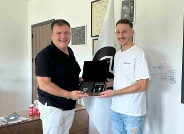 Manisa FK&rsquo;dan Aliağa FK&rsquo;ya transfer olan Mehmet Uysal&rsquo;a teşekk&uuml;r
