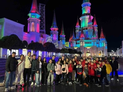 Manyaslı yıldız karateciler Antalya&rsquo;dan madalyalarla d&ouml;nd&uuml;
