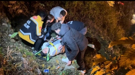 Bursa Tophane'de manzarayı seyrederken tarihi surlardan d&uuml;şen gen&ccedil; ağır yaralandı