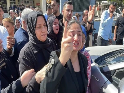 Marangoz &ccedil;ırağına kompres&ouml;rle hava vererek &ouml;ld&uuml;rd&uuml;