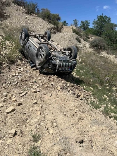 Mardin&rsquo;de otomobil yama&ccedil;tan d&uuml;şt&uuml;: 1 yaralı
