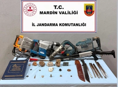 Mardin&rsquo;de tarihi eser ka&ccedil;ak&ccedil;ılığı operasyonunda 1500 yıllık mozaik ele ge&ccedil;irildi