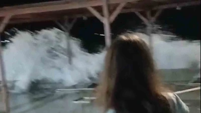 Marmara Denizi&rsquo;nde poyraz dev dalgalar oliuşturdu