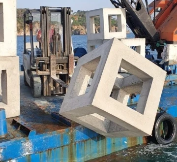 Marmara Denizi&rsquo;ne 4 yılda toplam 699 resif atıldı
