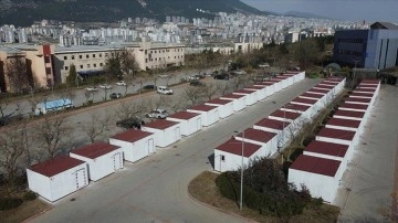 Marmara Depremi'ni yaşayan Kocaeli'deki sanayiciler afet b&ouml;lgesine "yardım k&ouml;pr&uuml;s&uuml;&qu