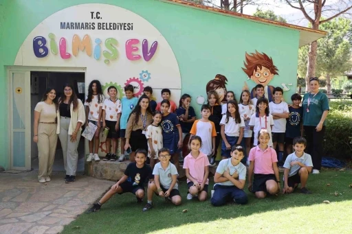 Marmaris&rsquo;te &ouml;ğrenciler uzayı keşfetti
