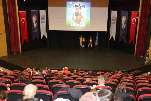 Marmarisli &ccedil;ocuklar tatillerini dolu dolu ge&ccedil;iriyor
