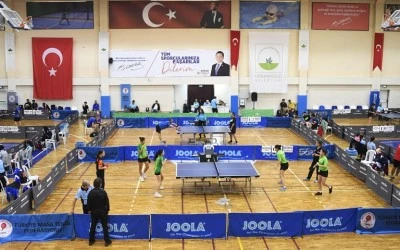 Masa tenisinin zorlu m&uuml;cadeleleri Osmangazi Belediyesi'nin ev sahipliğinde ger&ccedil;ekleşti