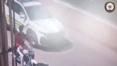 Maskeyi ağzına değil, plakaya taktı
