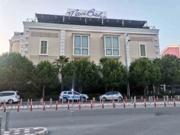 Mavibah&ccedil;e AVM&rsquo;de bı&ccedil;aklanan gen&ccedil; hayatını kaybetti
