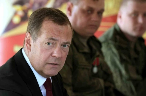 Medvedev&rsquo;den G&uuml;rcistan Cumhurbaşkanı Zurabişvili&rsquo;ye: &ldquo;Tutuklanmalı&rdquo;