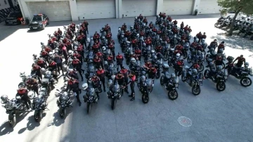 Mega kent İstanbul kadın yunus polislere emanet, 270 kilogram motosikletleriyle su&ccedil;luların peşindeler
