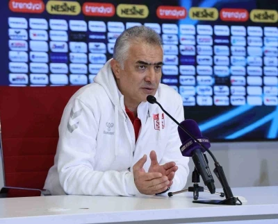 Mehmet Altıparmak: "Hakem formsuzdu ve k&ouml;t&uuml; ma&ccedil; y&ouml;netti"