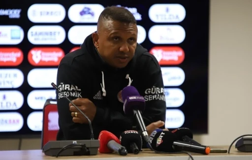 Mehmet Aurelio: "Maalesef 2-0 yenilmenin &uuml;z&uuml;nt&uuml;s&uuml;yle buradan ayrılıyoruz"
