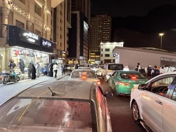 Mekke&rsquo;de Harem&rsquo;e servisler kalktı, taksi fiyatları katladı
