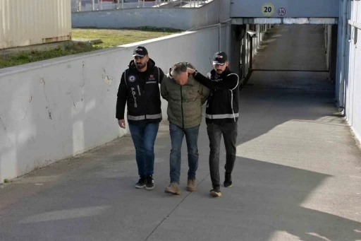 Mekke&rsquo;den zemzem suyu alıp Adana&rsquo;da musluk suyu ile &ccedil;oğalttı
