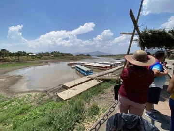 Meksika&rsquo;da sıcaklıklara bağlı can kaybı 155&rsquo;e y&uuml;kseldi
